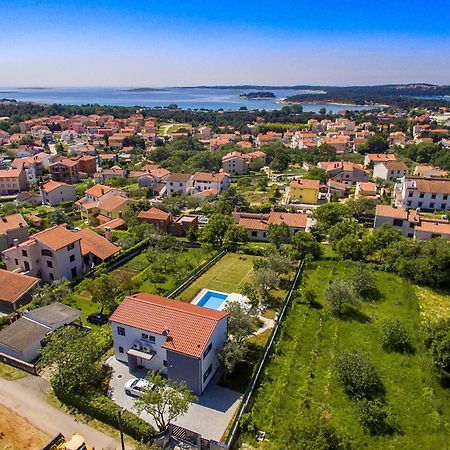 Ferienhaus Mit Privatpool Fuer 8 Personen Ca 200 Qm In Medulin, Istrien Suedkueste Von Istrien Exterior foto