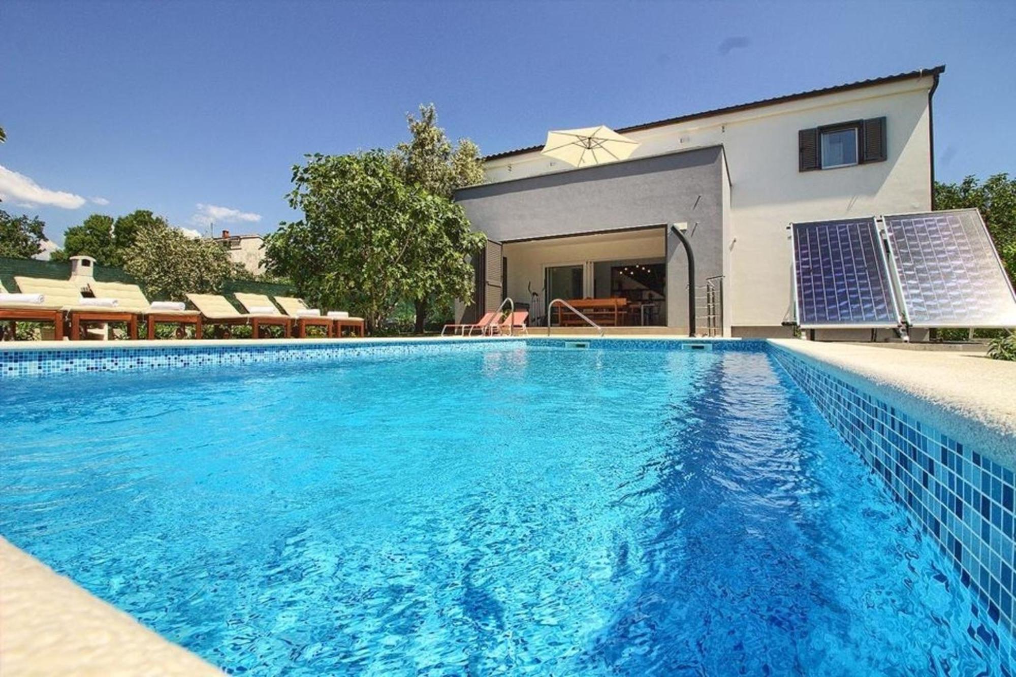 Ferienhaus Mit Privatpool Fuer 8 Personen Ca 200 Qm In Medulin, Istrien Suedkueste Von Istrien Exterior foto
